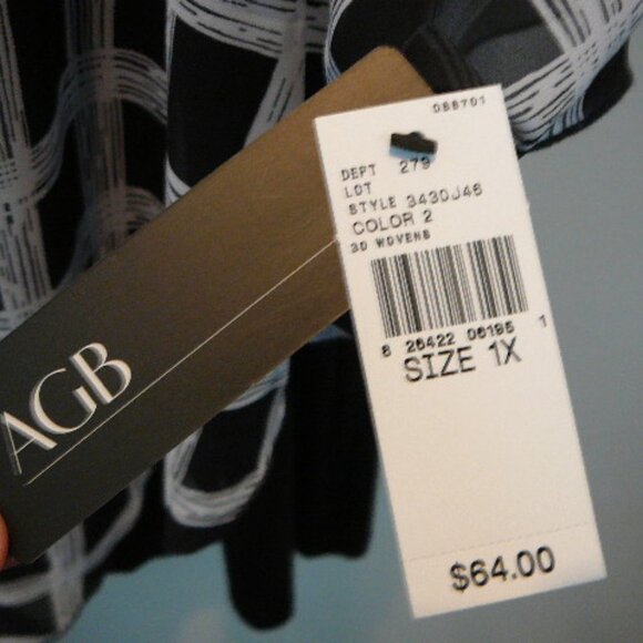 NWT-AGB Woman Black Tank Top w/White & Black Large Check Poncho Overlay-Size 1X - Picture 4 of 4